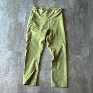 Lululemon High Rise Cropped Leggings Wunder Under Women’s Size 6 Green